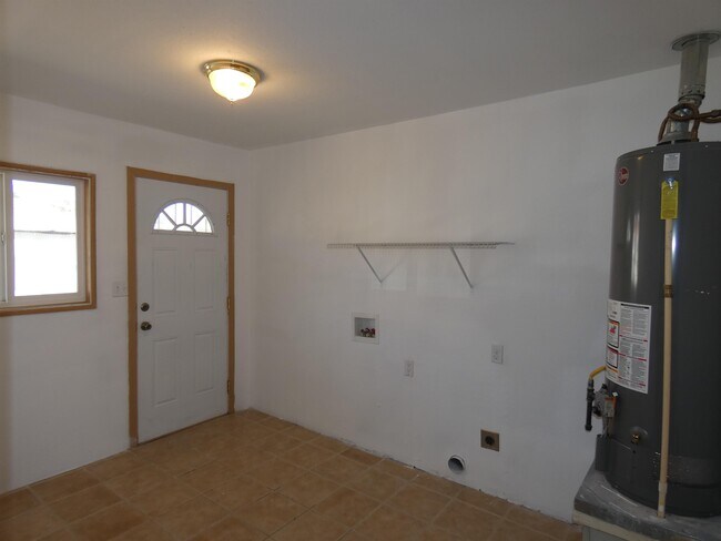 Building Photo - 612 Taylor St