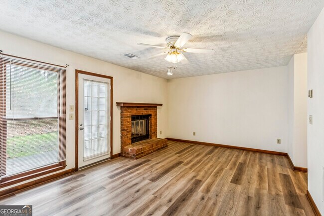 Foto del edificio - 1105 Booth Ct SW