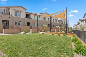 Building Photo - 1547 Maria Xing Ave