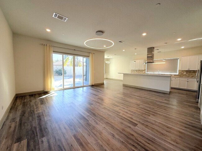 Building Photo - 2358 Pacheco Dr