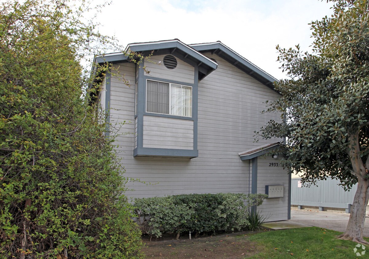 Foto del edificio - 2933 B St