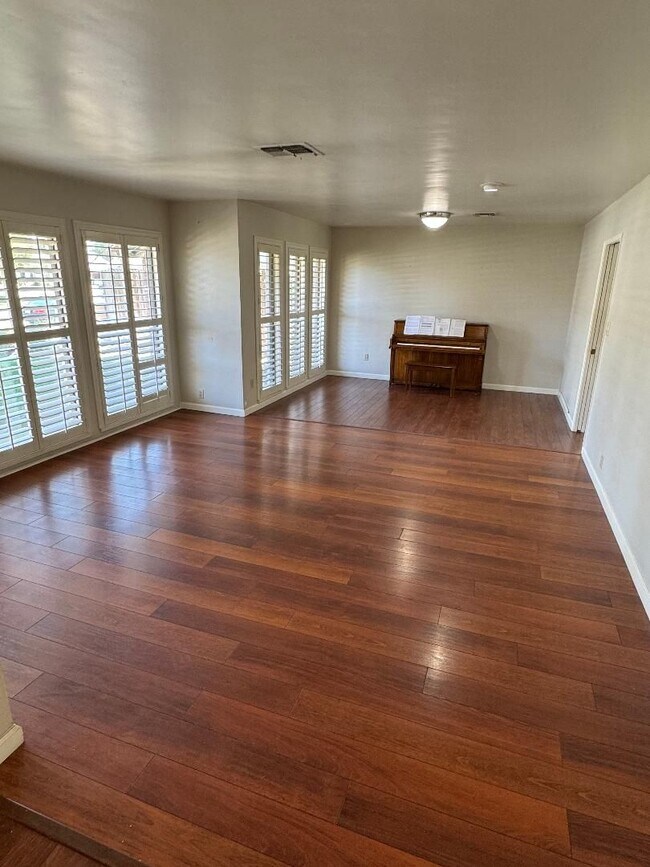 Foto del edificio - MOVE IN SPECIAL!