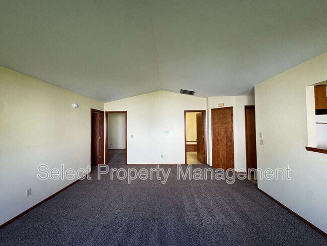 Building Photo - 1504 Flagstone Dr