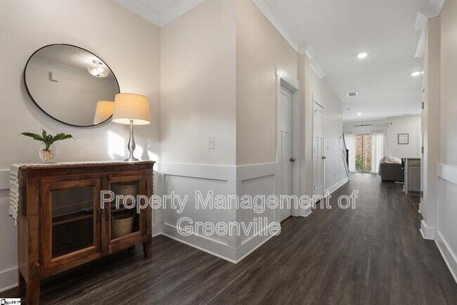 Building Photo - 100 Grey Oak Trail