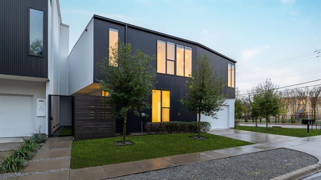 Building Photo - 2422 N Carroll Ave