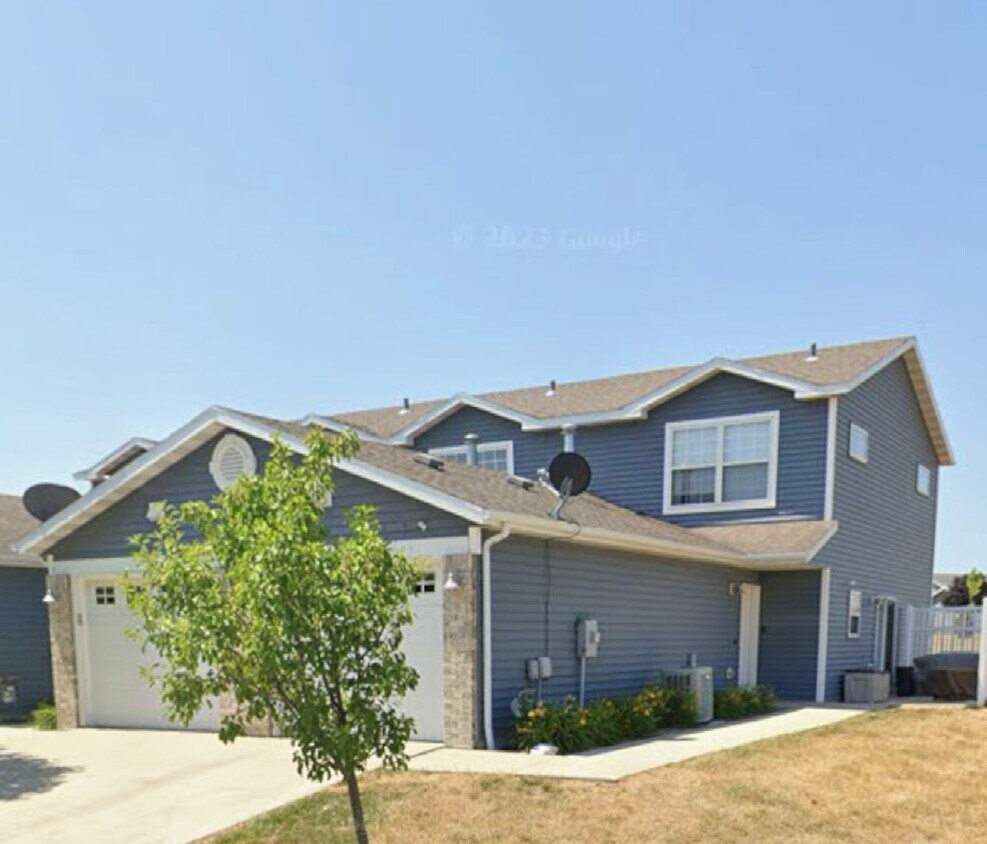 Building Photo - Townhome SW Rochester Mn 2 bedroom 2 bath ...