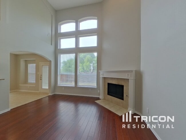 Building Photo - 5717 Fathom Dr