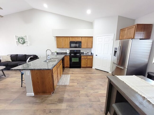 Foto del edificio - 9139 E 31st Ln