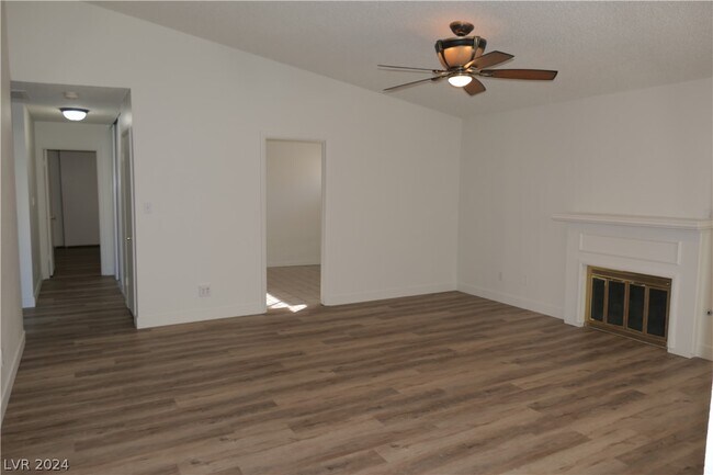 Building Photo - 3335 Racquet St