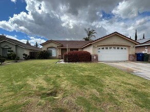 Building Photo - 5911 Golden Sunset Ct