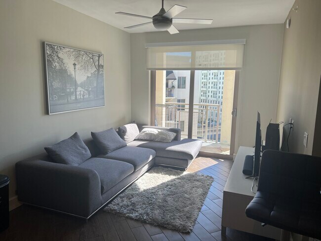 Building Photo - 413 Cadagua Ave