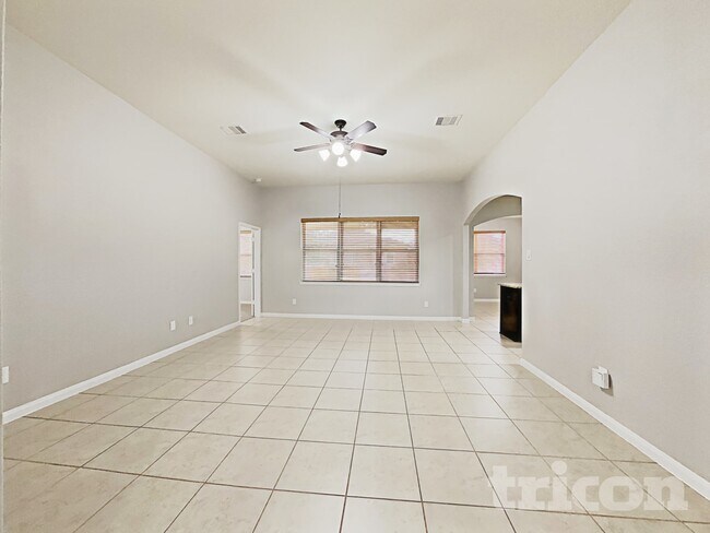 Building Photo - 7611 Daisy Port Ln