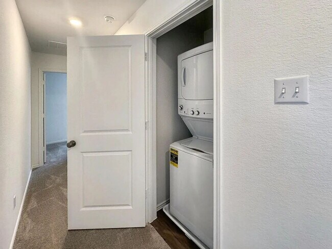 Foto del edificio - Charming 3-Bed Home with 2.5 Baths in Maxwell, TX – Your Cozy Retreat Awaits!