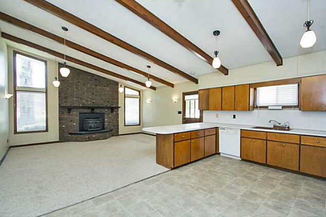 living room / kitchen - 3905 Jackson Street