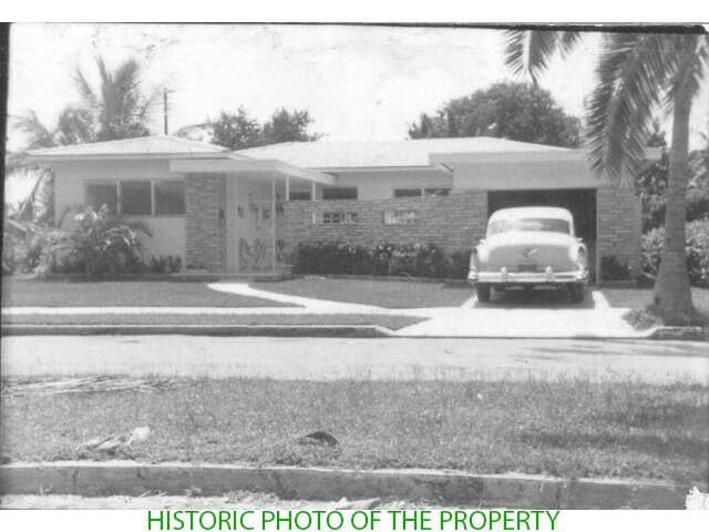 Foto del edificio - 680 NE 57th St