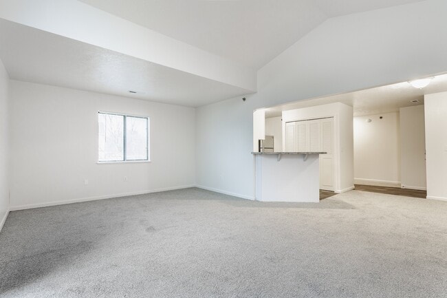 Building Photo - Huntington Cove Apartments