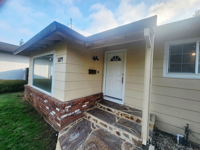 Foto del edificio - 5274 Heritage Dr