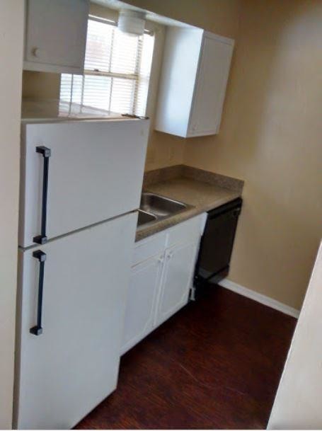 Building Photo - 2121 Handley Dr