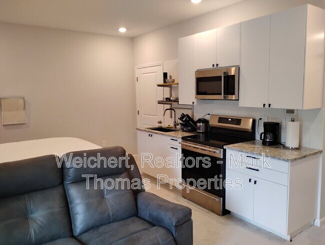 Foto del edificio - 1035 Manorhaven Dr