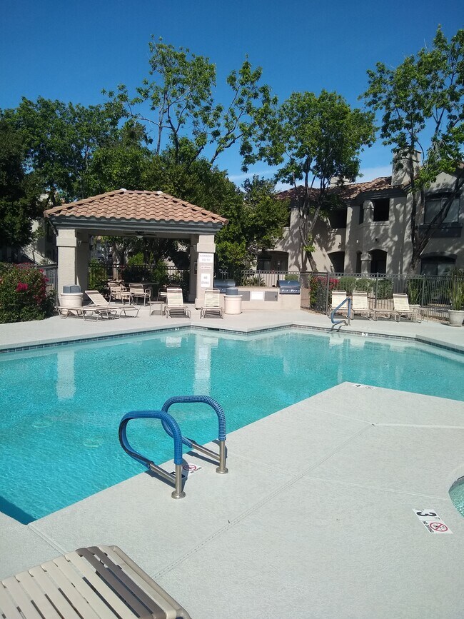 Foto del edificio - 15095 N Thompson Peak Pkwy
