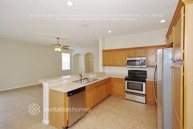 Foto del edificio - 2136 Windcrest Lake Cir