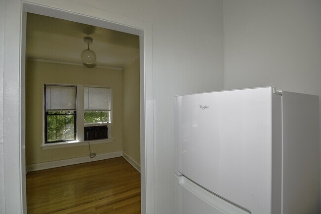 Foto del edificio - 541 W Arlington Pl