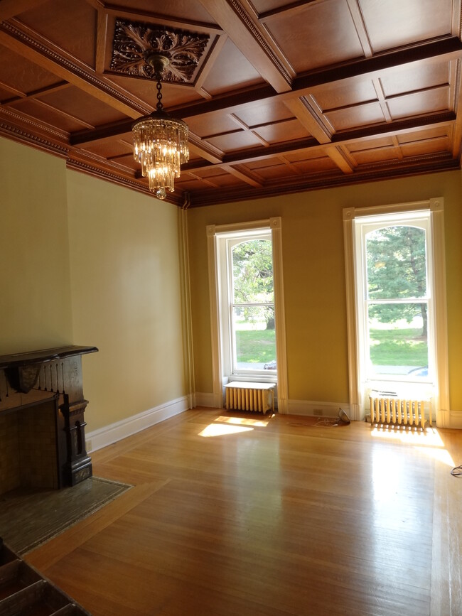 living room - 451 State St
