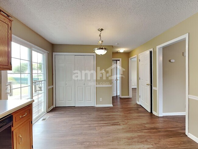 Foto del edificio - 1218 Olive Branch Rd