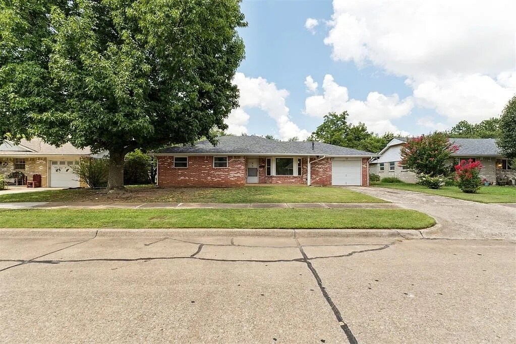 Primary Photo - 126 Beacon Cir