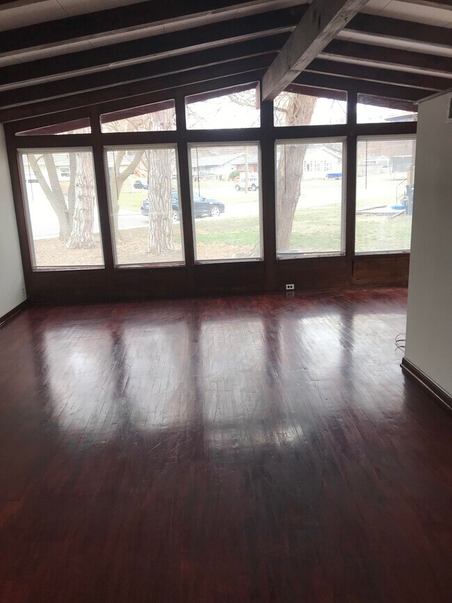 Foto del edificio - 3141 Prairie Rd