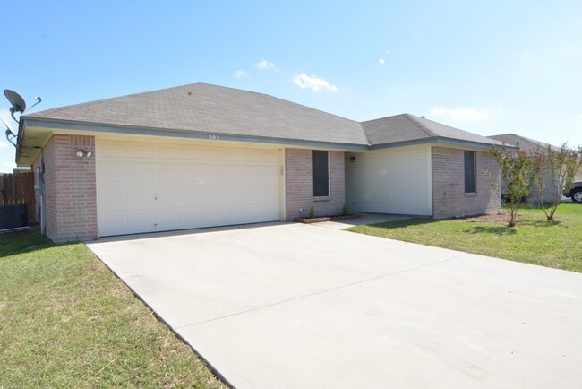 Foto del edificio - 202 Sims Ridge Dr