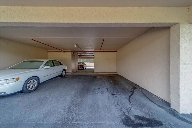 Foto del edificio - 9510 Harbor Greens Way