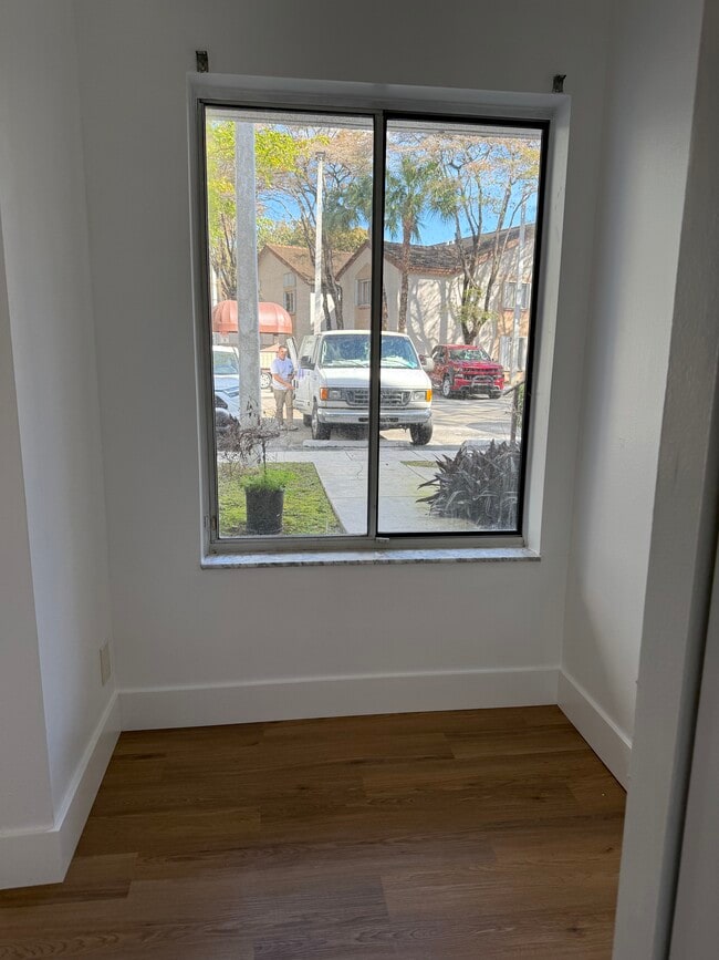 Building Photo - 9544 SW 140th Ct