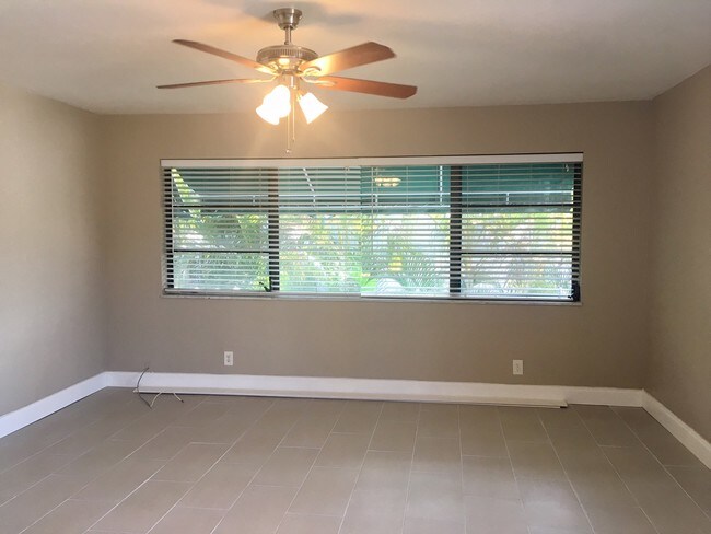 Foto del edificio - 2850 NE 30th Pl