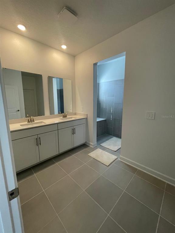 Foto del edificio - 3233 Addison Blvd