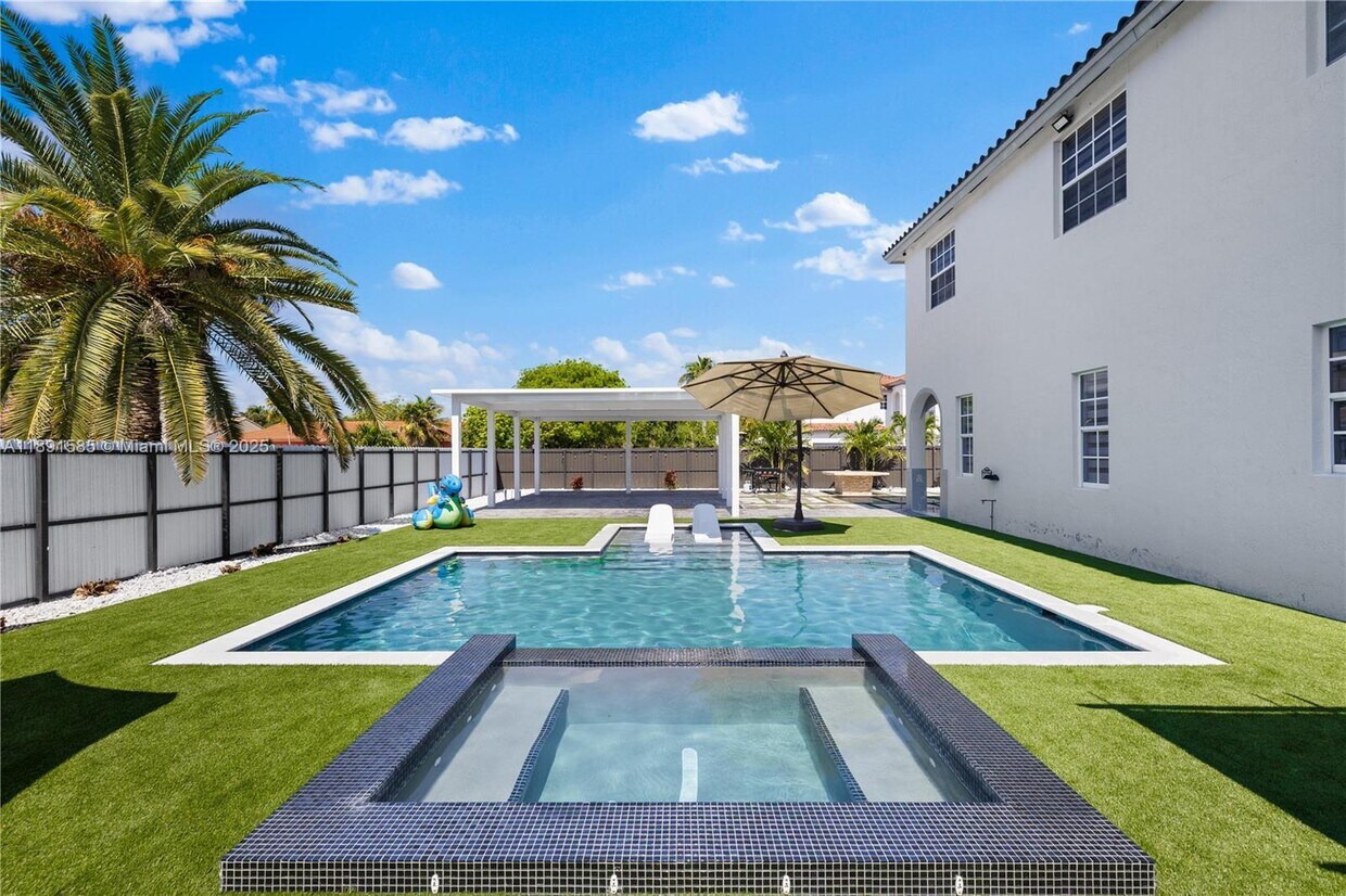 Foto principal - 12980 SW 203rd Ln