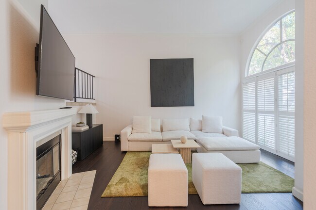 Foto del edificio - 5455 Sylmar Ave