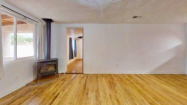 Foto del edificio - 1219 Summer Ave NW