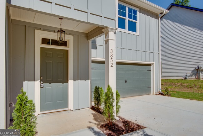 Building Photo - 3352 Landings S Dr SW