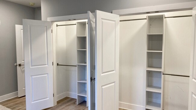 Foto del edificio - 4242 W Girard Ave