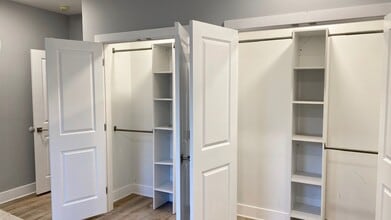 Building Photo - 4242 W Girard Ave