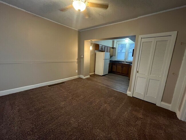 Foto del edificio - 3209 S Harrison St
