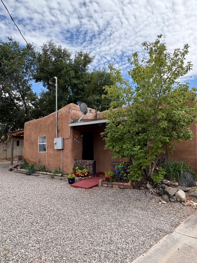 Building Photo - 109 Romero St