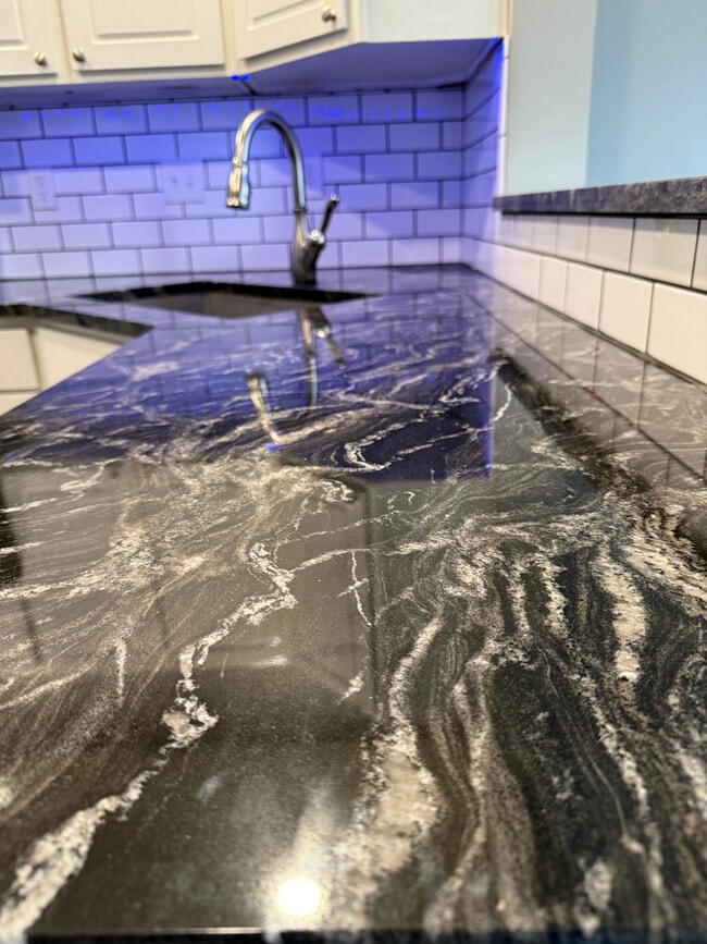 Foto del edificio - 2420 Aristocracy Cir