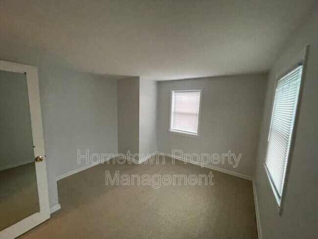 Foto del edificio - 2935 Rumson Dr