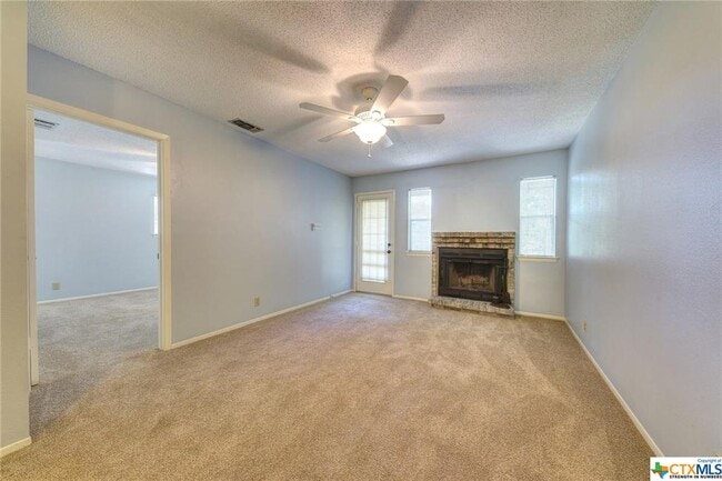 Building Photo - 663 Floral Ave