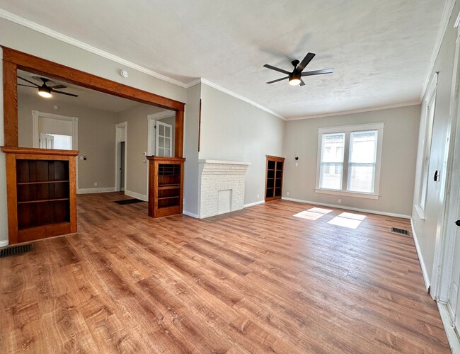 Foto del edificio - Charming 2 Bed / 1 Bath Home with Garage &...