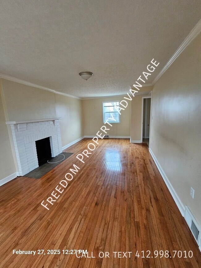 Building Photo - 2936 Custer Ave