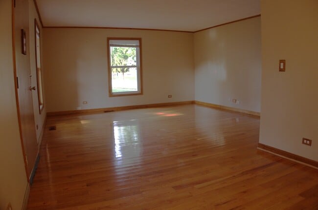 Building Photo - 336 Russet Way