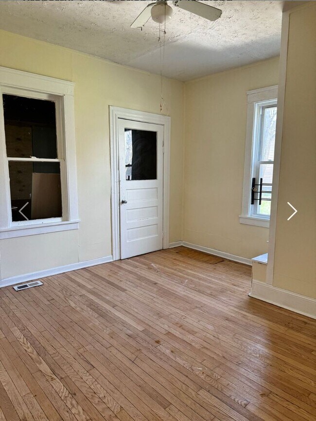 Building Photo - 6406 Varian Ave